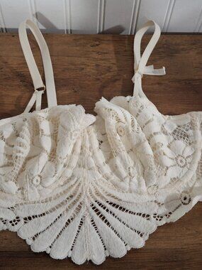 Aerie 36D Balconette Bra Underwire White Floral Lace